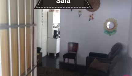 Casa com 4 quartos à venda na Cidade Salvador, Jacareí  por R$ 230.000