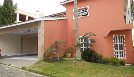 Casa em condomínio fechado com 4 quartos à venda no Jardim Coleginho, Jacareí  por R$ 1.200.000