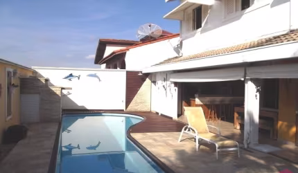 Casa em condomínio fechado com 4 quartos à venda no Jardim Coleginho, Jacareí  por R$ 1.280.000