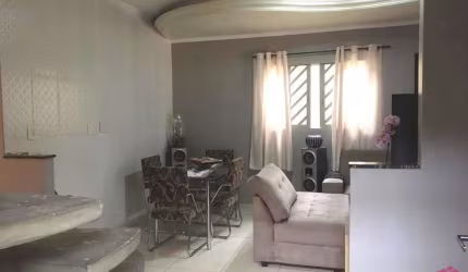 Casa com 3 quartos à venda no Centro, Jacareí  por R$ 900.000