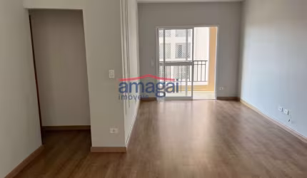 Apartamento com 3 quartos para alugar no Parque Santo Antônio, Jacareí  por R$ 2.600