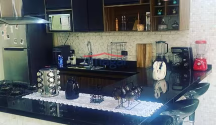 Casa com 4 quartos à venda no Centro, Jacareí  por R$ 640.000