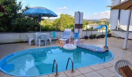 Casa com 3 dormitórios 140 m² por R$ 900.000 Condominio Fechado
