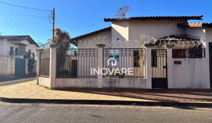 Casa com 3 dormitórios, 198 m² - venda por R$ 650.000,00 ou aluguel por R$ 3.500,00/mês - Setor Central - Itumbiara/GO