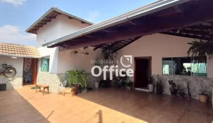 Casa com 3 quartos à venda, 215 m² por R$ 750.000 - Residencial Villa Bella - Anápolis/GO