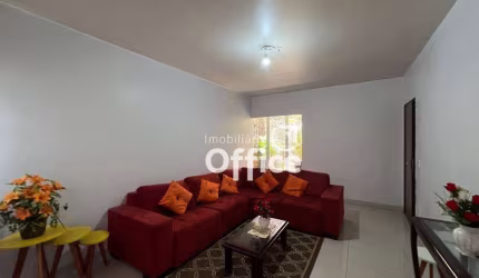 Casa com 4 dormitórios para alugar, 300 m² por R$ 4.000,00/mês - Jardim Santana - Anápolis/GO
