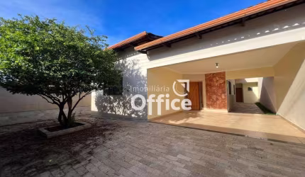 Casa com 3 dormitórios para alugar, 150 m² por R$ 3.500,00/mês - Anápolis City - Anápolis/GO