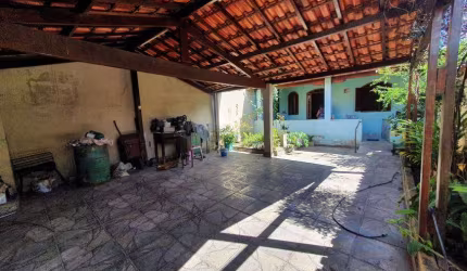 Casa para venda possui 162 metros quadrados com 3 quartos