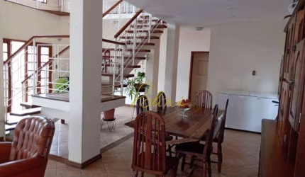 Casa com 4 quartos à venda, 228 m² por R$ 690.000 - Alto dos Pinheiros - Juiz de Fora/MG
