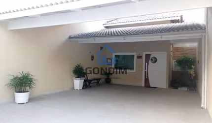 Casa com 3 quartos à venda na Rua Jiló, 63, Lagoa Redonda, Fortaleza por R$ 499.000