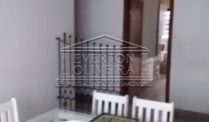 Casa com 6 quartos à venda no Centro, Jacareí  por R$ 1.300.000