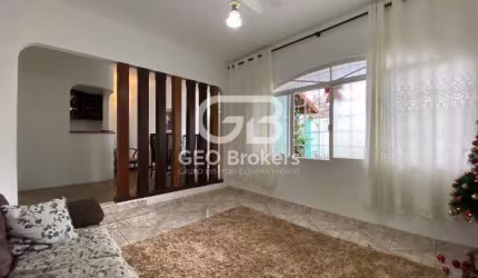 Casa com 3 quartos à venda no Jardim Flórida, Jacareí  por R$ 500.000