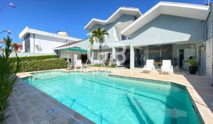 Casa com 3 quartos à venda no Jardim Siesta, Jacareí  por R$ 2.300.000