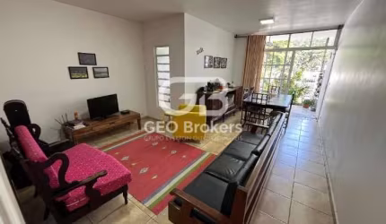 Casa com 3 quartos à venda no Centro, Jacareí  por R$ 550.000