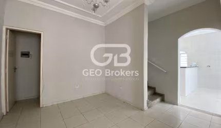 Casa com 3 quartos para alugar no Jardim Altos de Santana II, Jacareí  por R$ 2.400