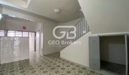 Casa com 2 quartos para alugar no Centro, Jacareí  por R$ 2.000