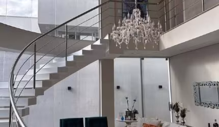 Casa de alto padrão em Condomínio na Avenida dos Jardins aguarda por você!