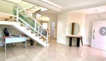 Casa à venda, 4 quartos, 2 suítes, 7 vagas, Jardim Karaíba - Uberlândia/MG