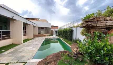 Casa à venda, 3 quartos, 3 suítes, 4 vagas, Jardim Karaíba - Uberlândia/MG