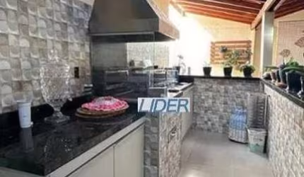 Casa à venda, 4 quartos, 2 suítes, 3 vagas, JARDIM PATRICIA - Uberlândia/MG