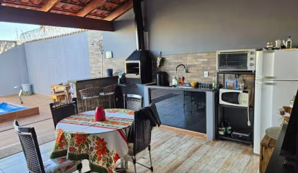 Casa à venda, 3 quartos, 1 suíte, 3 vagas, JARDIM PATRICIA - Uberlândia/MG