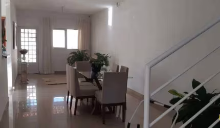 Casa à venda, 3 quartos, 3 suítes, 3 vagas, JARDIM BOTANICO - Uberlândia/MG
