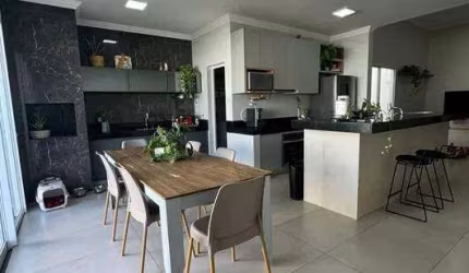 Casa à venda, 3 quartos, 3 suítes, 4 vagas, CIDADE JARDIM - Uberlândia/MG