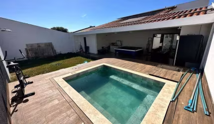 Casa à venda, 3 quartos, 2 suítes, 3 vagas, Santa Mônica - Uberlândia/MG