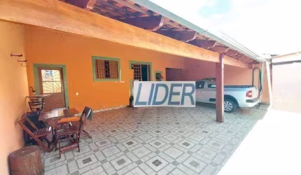 Casa à venda, 3 quartos, 1 suíte, 5 vagas, GRANADA - Uberlândia/MG