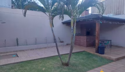 Casa à venda, 3 quartos, 1 suíte, 4 vagas, Segismundo Pereira - Uberlândia/MG