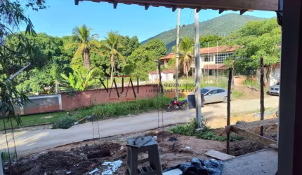 Vendo casa 03 qtos 01 suite em São Jose do Imbassaí-Márica.Rj.