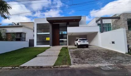 Locação - Casa com piscina e 03 suítes no Portal do Aeroporto
