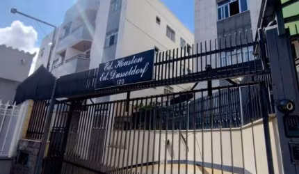 Locação - Apartamento 01 quarto com duas vagas de garagem no Morro da Glória