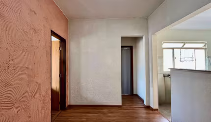 Apartamento de 02 quartos e vaga de garagem no Mundo Novo