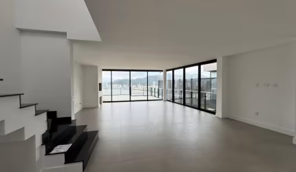 Casa com 4 quartos à venda na Rua 109, 391, Canto da Praia, Itapema, 376 m2 por R$ 5.851.023