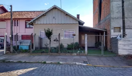 Casa com 3 quartos à venda na Santos Dumont, 525, Centro, São Francisco de Paula, 90 m2 por R$ 400.000