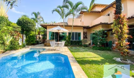 Casa C/ Piscina em Condomínio no centro de Búzios