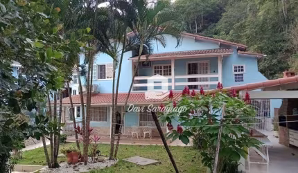 Casa com 3 dormitórios à venda, 235 m² por R$ 725.000,00 - Maria Paula - São Gonçalo/RJ