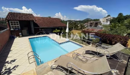 Casa com 4 quartos à venda na Rua Porto Alegre, Mata Paca, Niterói, 1000 m2 por R$ 1.000.000