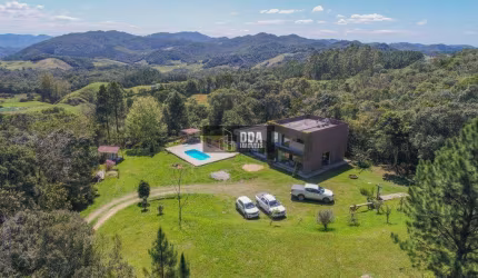 Sítio c/casa moderna e piscina,entre Angelina e Rancho queimado