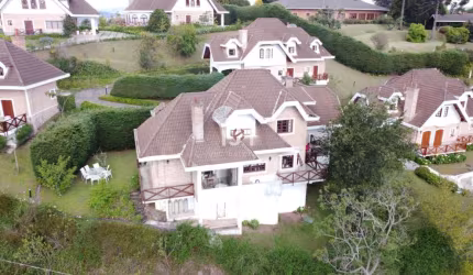 Casa em condomínio fechado com 5 quartos à venda no Jardim Atalaia, Campos do Jordão  por R$ 1.600.000