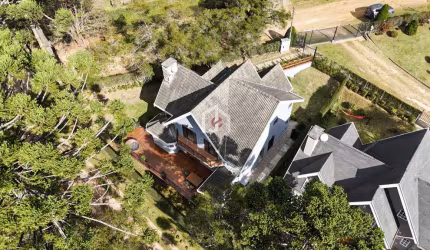Casa em condomínio fechado com 3 quartos à venda na Vila inglesa, Campos do Jordão  por R$ 1.750.000