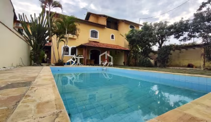 Casa com 4 quartos à venda na Rua José Giórgio, São Benedito, Pindamonhangaba por R$ 1.800.000