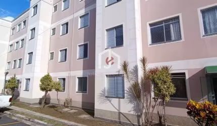 Apartamento com 2 quartos para alugar na Avenida José Maria Guimarães Alves, Bela Vista, Pindamonhangaba por R$ 1.400