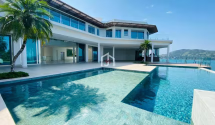 Casa em condomínio fechado com 10 quartos à venda no Santa Rita, Ubatuba  por R$ 45.000.000