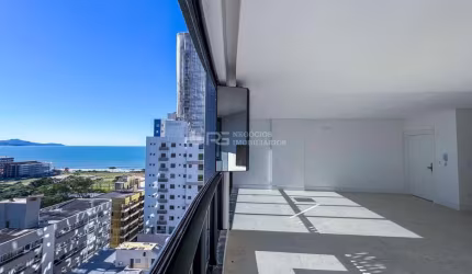 Apartamento quadra mar em meia praia, Meia Praia, Itapema - SC