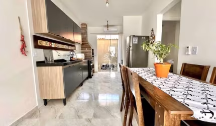 Casa toda mobiliada com 02 dormitórios e 03 vagas descoberta