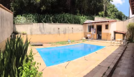 Casa com 4 quartos à venda no Sessenta, Volta Redonda  por R$ 950.000