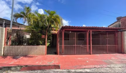 Casa à venda em Rio Doce  -  Olinda