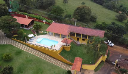 Maravilhosa Chácara Represa de Piracaia - Condomínio Fechado.